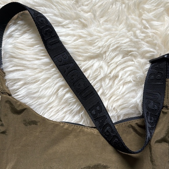 BAGGU Green Crossbody Bag - Small - Picture 3 of 4